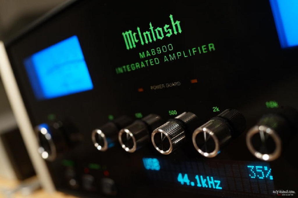 McIntosh MA8900
