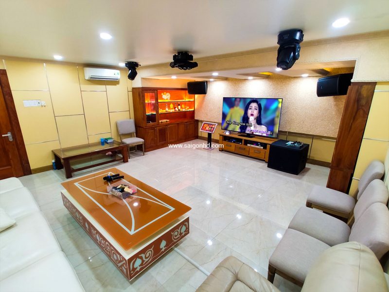 Phong karaoke gia dinh voi JBL KX180 01