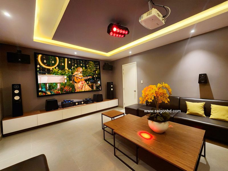 Phong xem phim - nghe nhac - Karaoke gia dinh 01