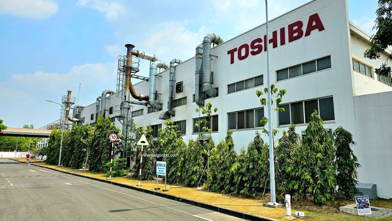 He thong am thanh phong hop voi loa am tran Bose 25