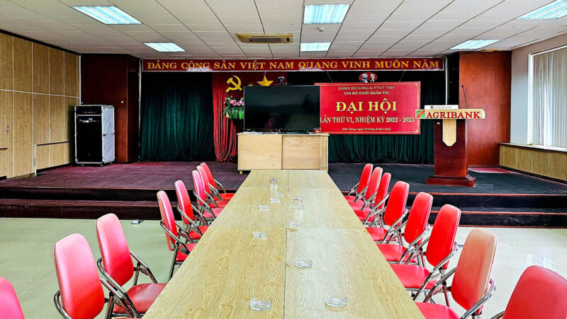 He thong am thanh Hoi truong voi JBL Eon 710 16