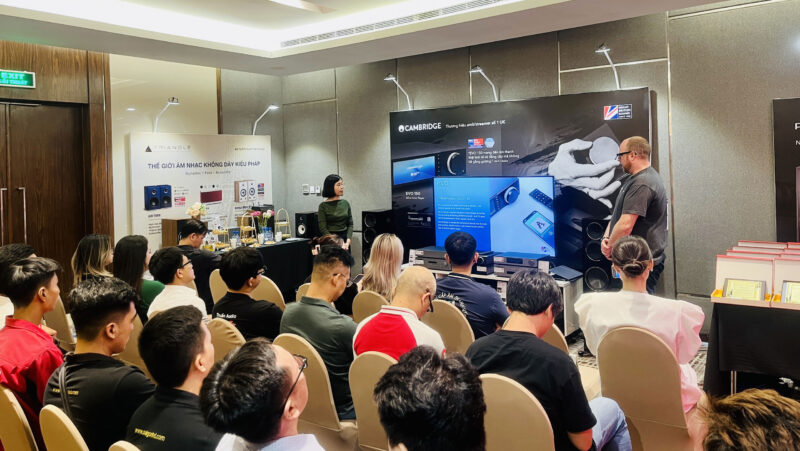 SAIGON HD tham du buoi Training san pham moi cua Cambridge Audio 16
