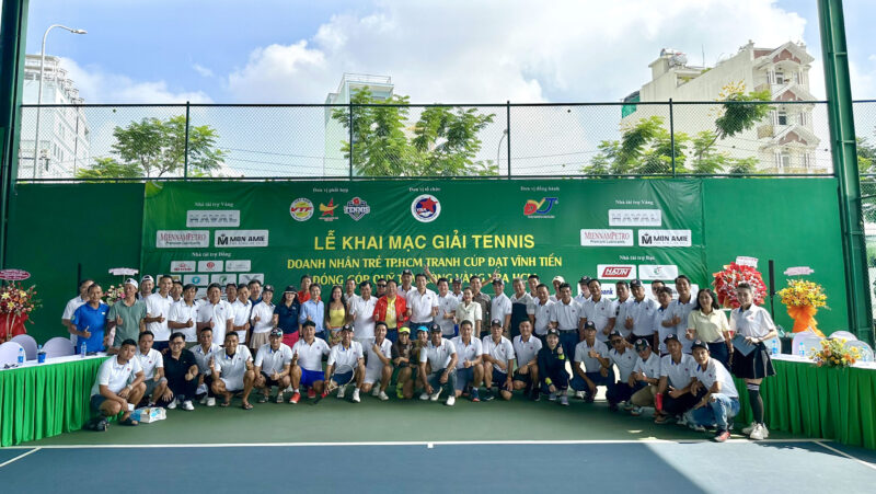 Tham gia trien lam gian hang Bose Professional tai giai thi dau Tennis YBA 46