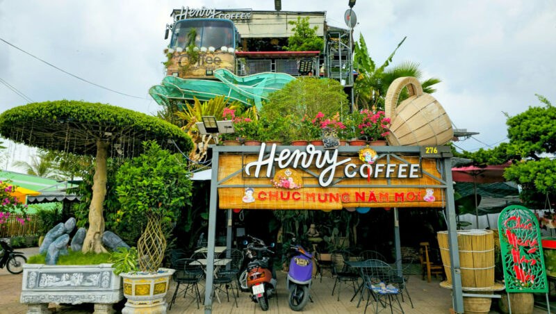 He thong am thanh nhac nen voi loa Audiofrog AW25 phoi ghep voi amply Wharfadale 34