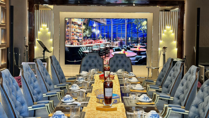 Phong Karaoke gia dinh dang cap voi he thong am thanh Loa Bose L1 Pro32 va Mixer Yamaha DM3 92