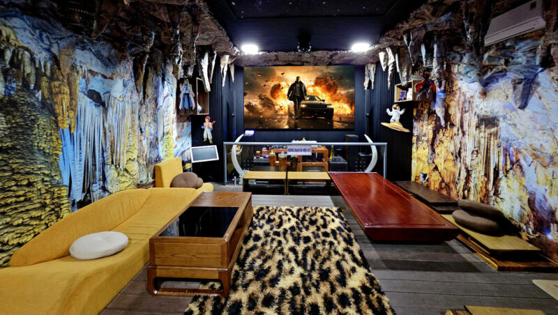 Phong phim gia dinh phong cach doc dao voi may chieu sieu gan Samsung 15