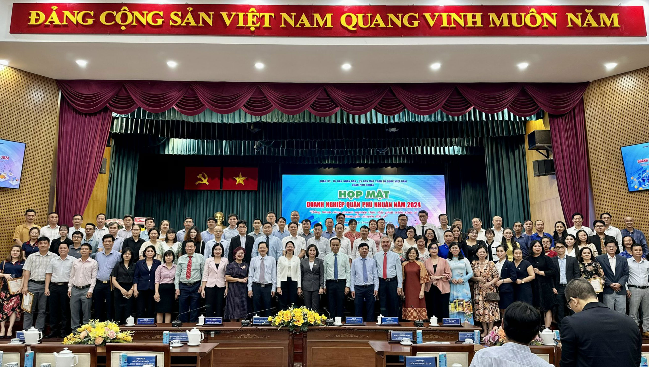 SAIGON HD tham gia trung bay san pham tai Hop Mat Doanh Nghiep Quan Phu Nhuan 26