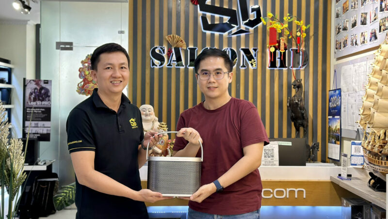 Tiep don dai dien Bang and Olufsen den tham va gioi thieu B&O Beosound A5 Spaced Aluminium 19