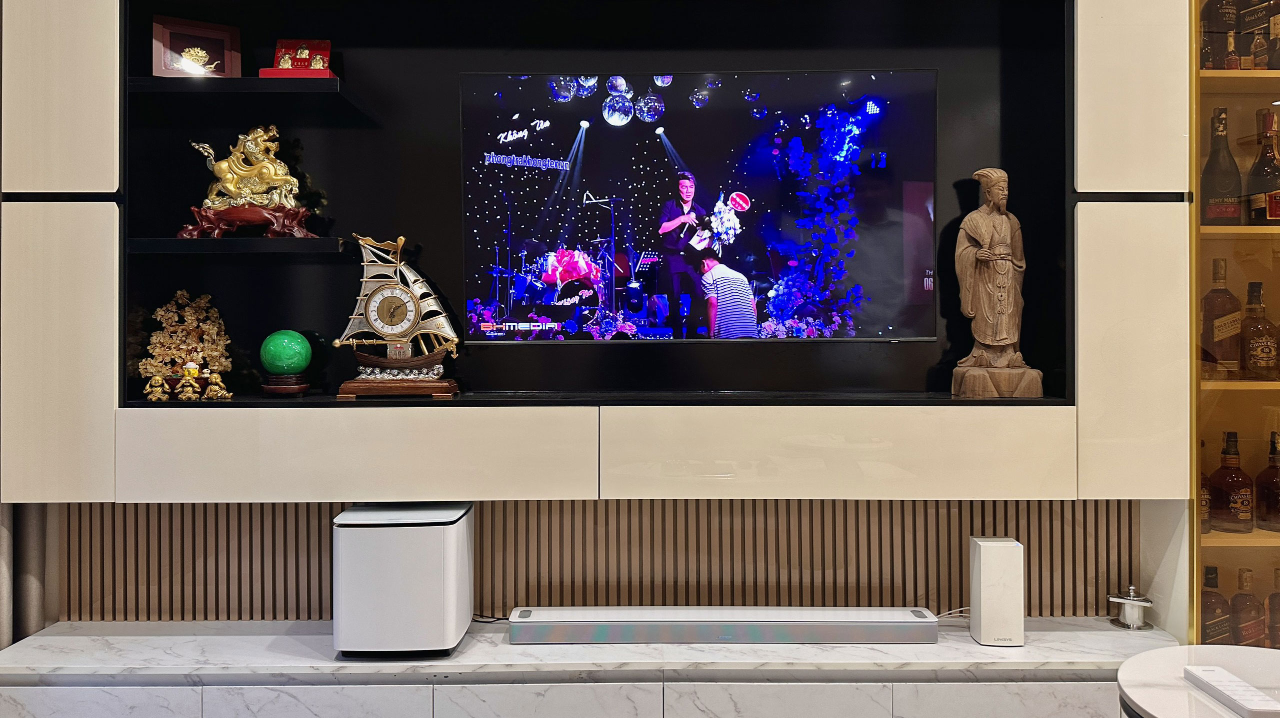 Dan am thanh Bose Soundbar Ultra phoi ghep Bose Bass Module 700 10