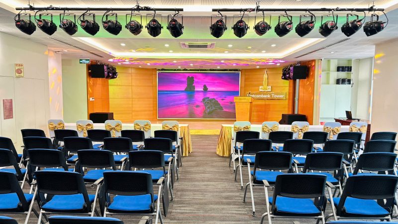 He thong am thanh anh sang chuyen nghiep voi loa line array JBL cao cap 65