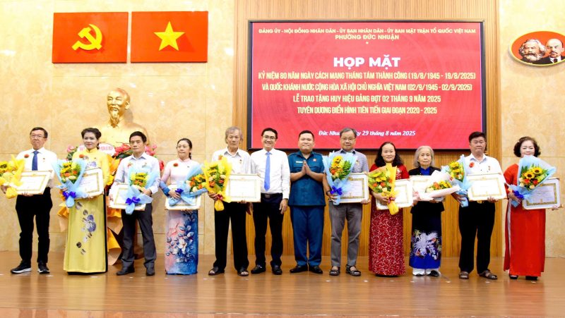 Dai dien SAIGON HD tham gia Le ky niem 80 nam Quoc khanh tai Tru so Phuong Duc Nhuan 22