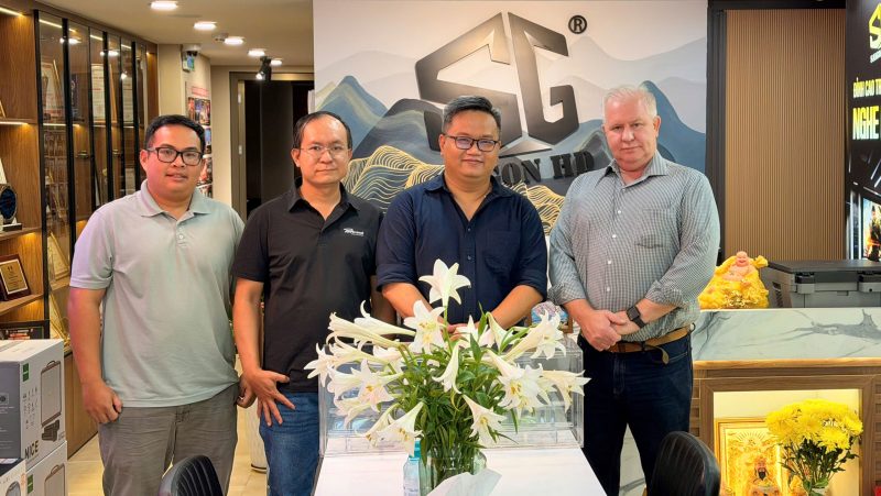 Don tiep dai dien hang Bose Professional den tham quan Showroom 36