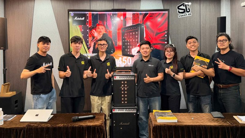 Nhan vien SAIGON HD duoc Marshall training chuyen sau ve mau loa Bluetooth party Marshall Bromley 450 13