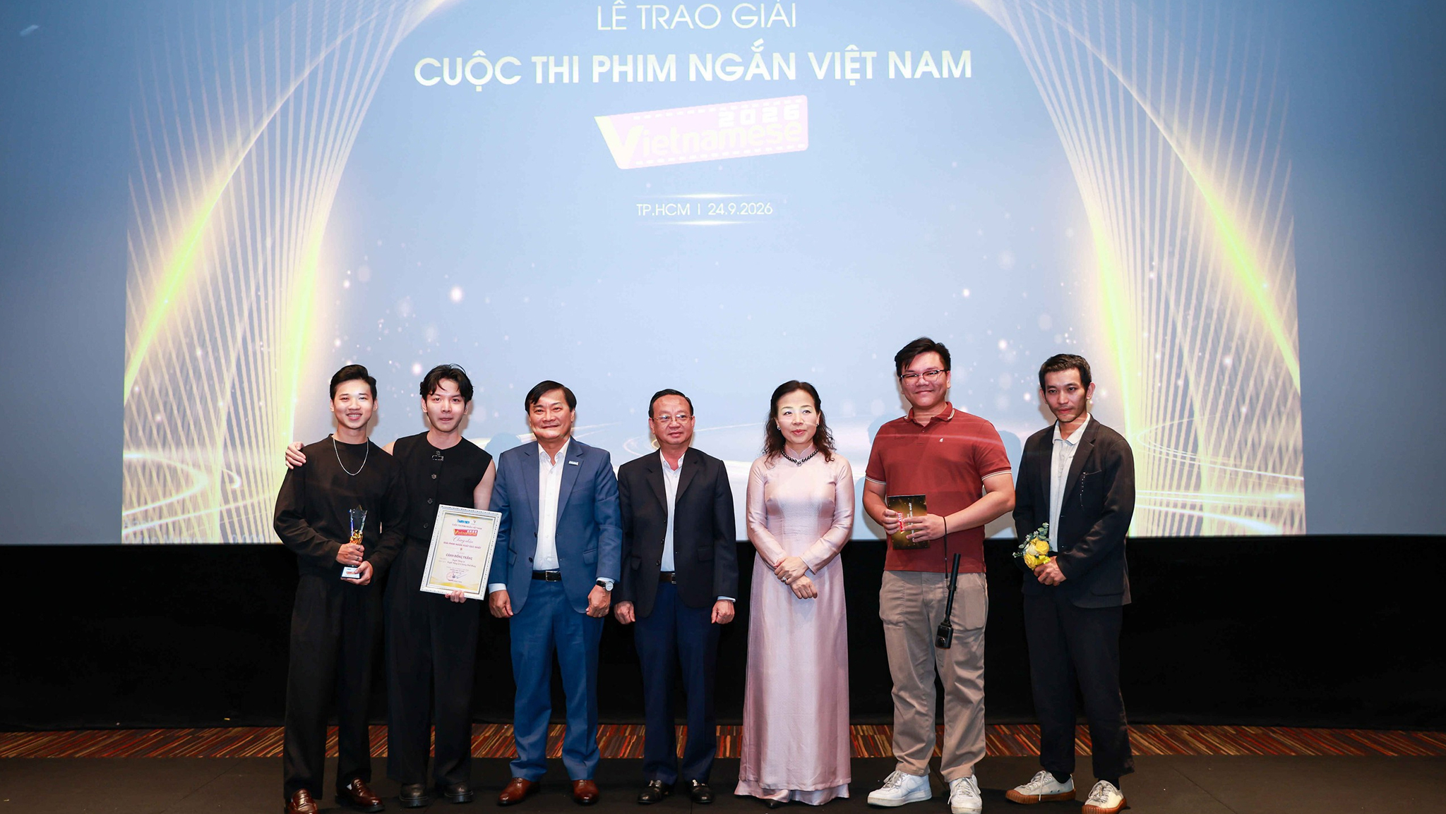 Ho tro he thong am thanh Le trao giai cuoc thi phim ngan Viet Nam 2026 - Bao Thanh Nien 01